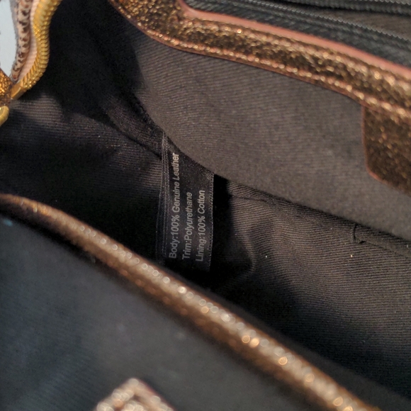 G.I.L.I (Got it Love it) Crossbody Bag with matching Pouch - Picture 10 of 14